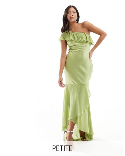 L'invitée - robe satinée longue et asymétrique à volants - olive TFNC London en coloris Green