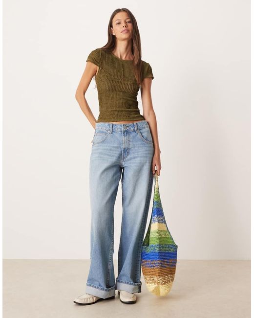 T-Shirt Baby Kaki Testurizzata Con Volant di ASOS in Green