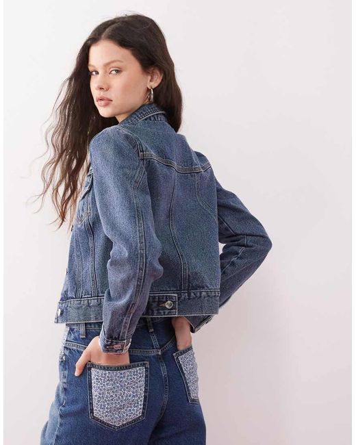 Chaqueta Vaquera De Corte Girlfriend Con Lavado Azul Añil De -Morado Miss Selfridge de color Blue