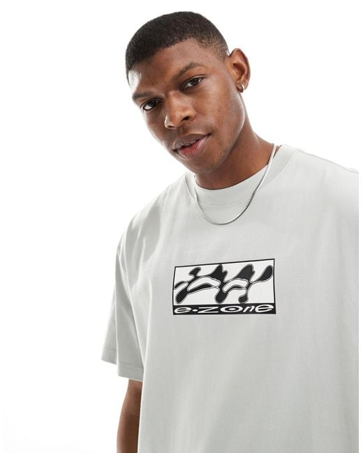 Camiseta extragrande con estampado gráfico Weekday de hombre de color White