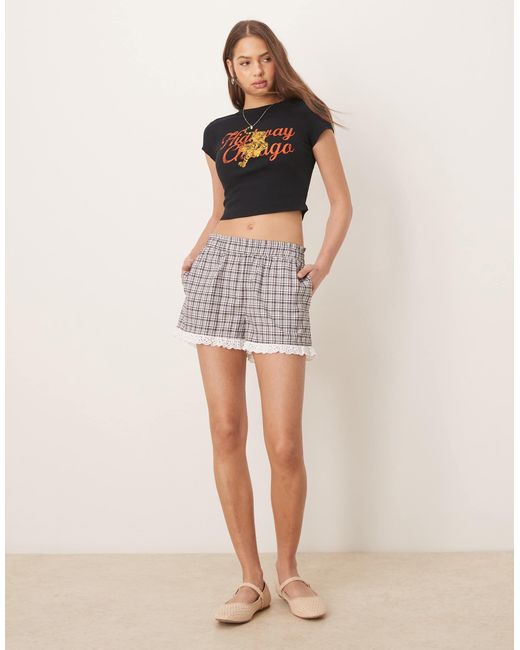 ASOS Black – knapp geschnittenes t-shirt