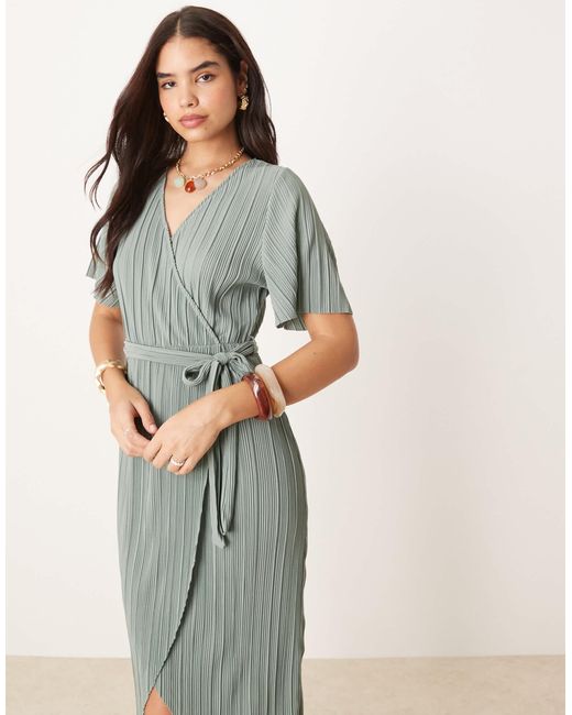 Robe plissée coupe portefeuille mi-longue - pâle Y.A.S en coloris Natural