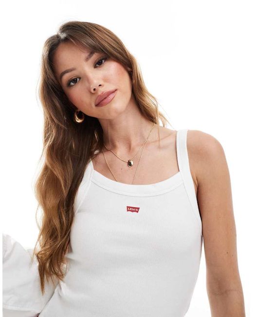 Top De Tirantes De Estilo Deportivo Con Logo Central De Canalé De Levi's de color White