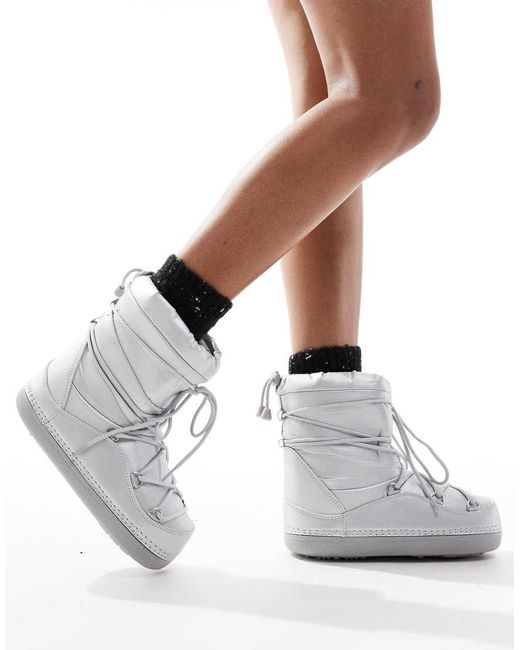 Botas De Nieve Plateadas De SEQWL de color White