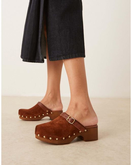 ASOS Black – miles – mit nieten besetzte wildleder-clogs