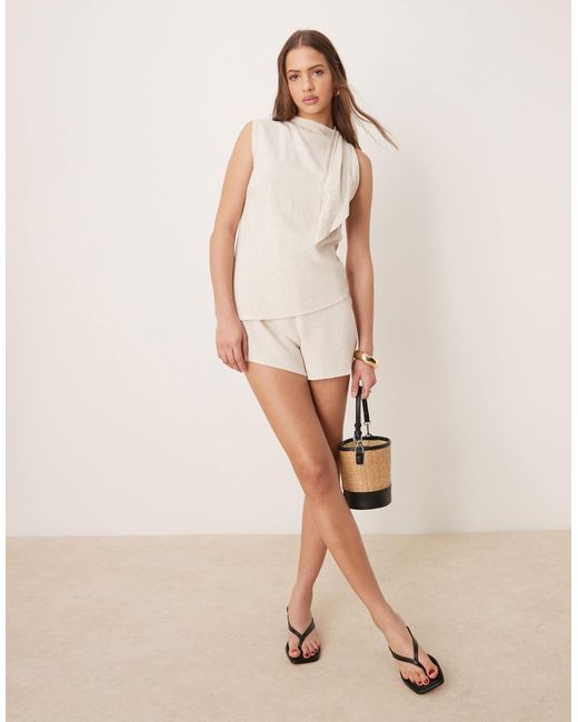 ASOS Natural – doppellagiger playsuit aus leinen