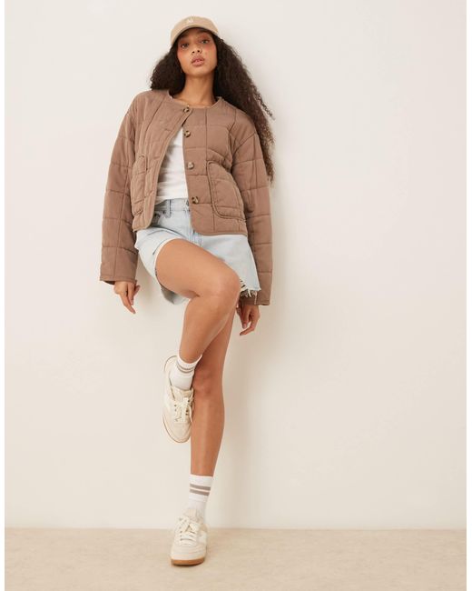ASOS Brown – kragenlose kurze steppjacke