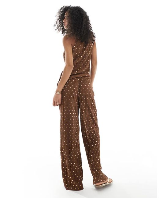 Pantaloni Con Fondo Ampio Color Cioccolato E Oro A Pois Plissé di Vero Moda in Brown