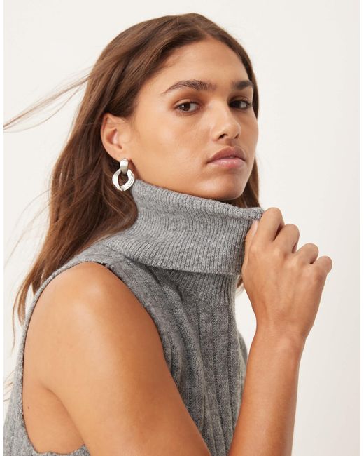 Vila Gray Ribbed High Neck Sleevless Knitted Vest
