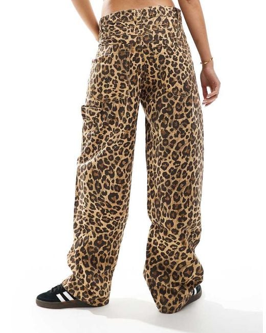 Pantaloni Leopardati di Bershka in Brown