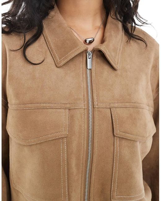 Veste courte en imitation daim à surpiqûres contrastantes - taupe ONLY en coloris Blue