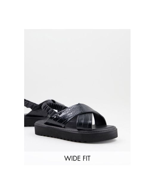 Sandalias negras con tiras cruzadas y plataforma plana gruesa Simply Be de color White