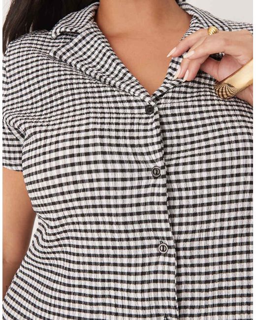 Camisa A Cuadros Monocromáticos Con Cuello De Solapas Y Diseño Encogido De Asos Design Curve (Parte De Un Conjunto) ASOS de color Gray