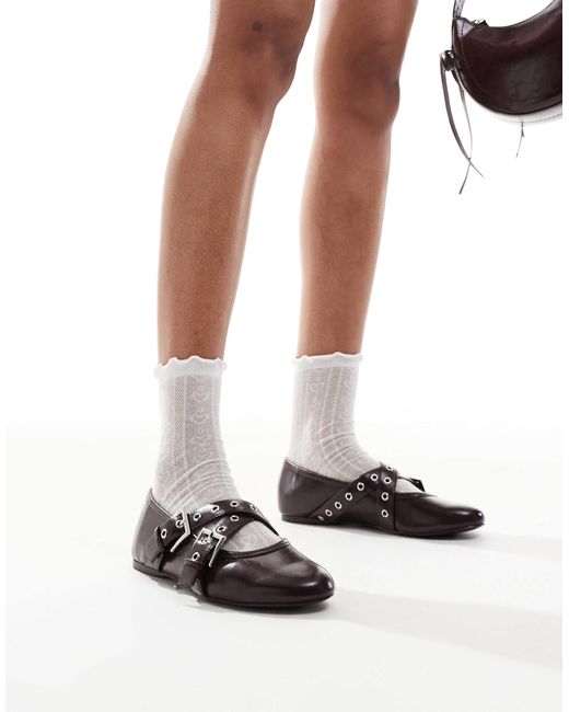 Ballerines avec boucle - bordeaux Bershka en coloris White