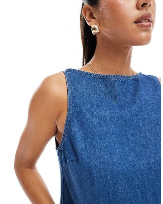 Top Senza Maniche A Trapezio di ASOS in Blue