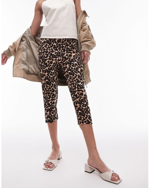 Pantalones capri marrones con estampado TOPSHOP de color Brown