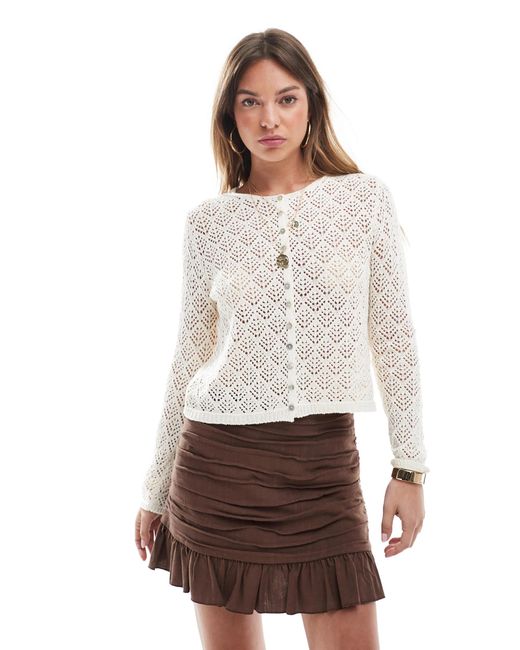 Stradivarius White – langärmlige strickjacke aus feinstrick