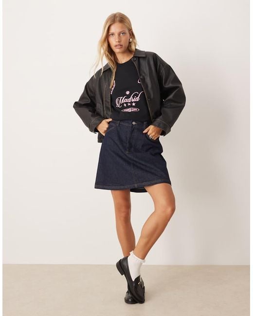 T-Shirt Vestibilità Classica Nera Con Grafica Madrid A Tema Calcistico di ASOS in Blue