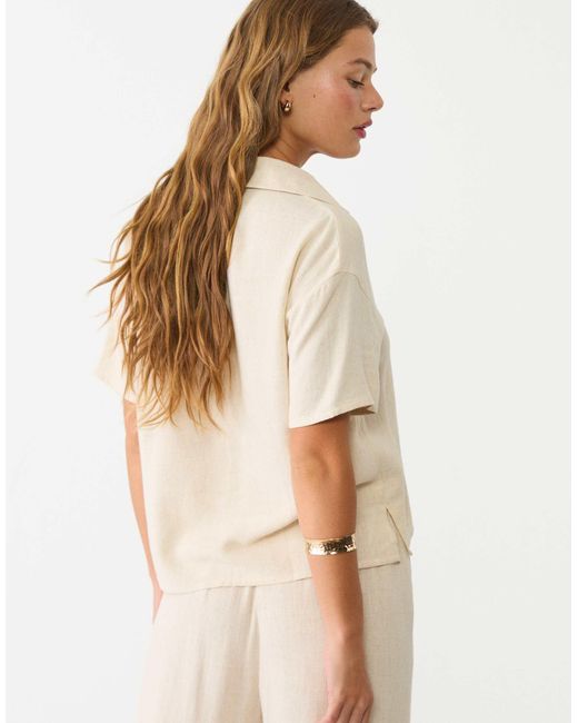 Stradivarius Natural – kurzärmliges hemd