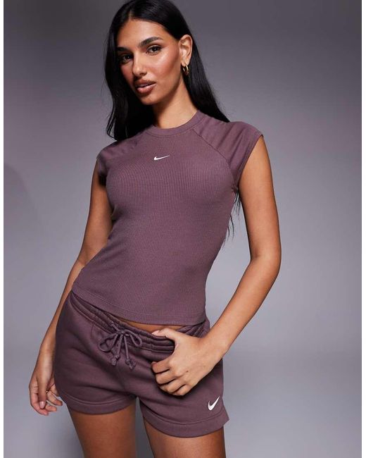 Chill di Nike in Purple