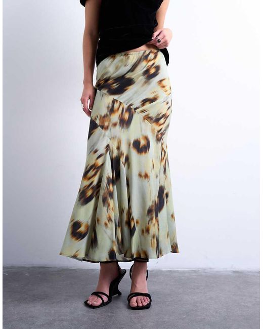 Gonna Midi Con Stampa A Fiori Sfocata E Taglio Asimmetrico di TOPSHOP in White