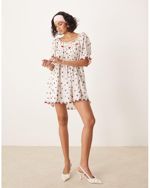 For Love & Lemons Slipdress Met Kralen En Kersjesprint in het White