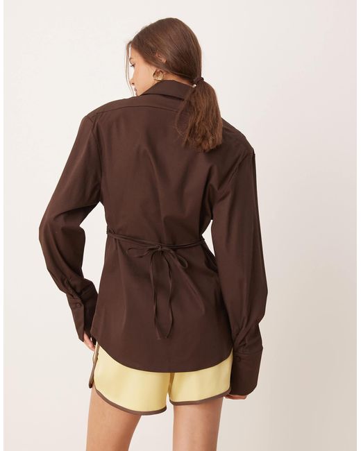 ASOS Brown – tailliertes hemd