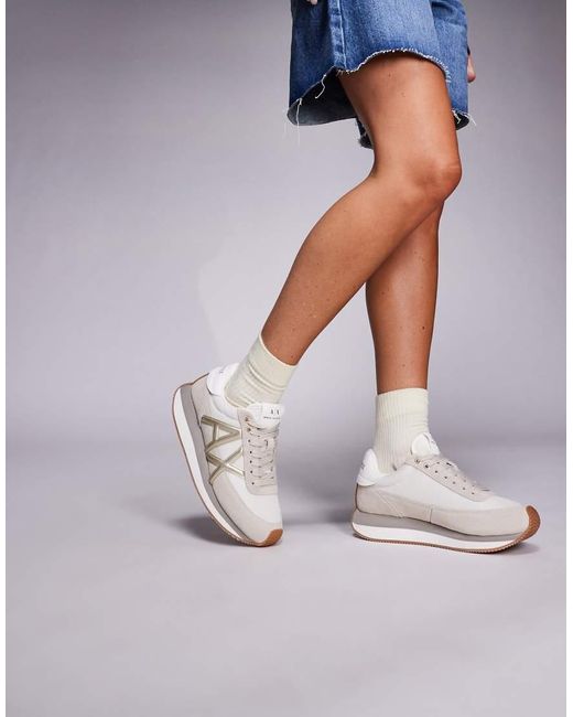 Sneakers Color Cuoio E Oro Con Logo di ARMANI EXCHANGE in White