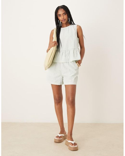 Vila Mouwloze Top Met Ruches Aan De Zoom En Gingham Ruit in het Multicolor