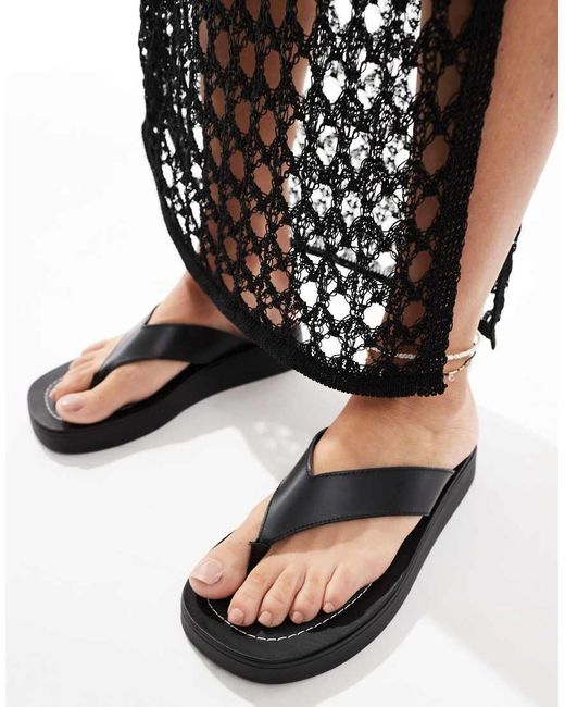 Tanisha di Schuh in Black