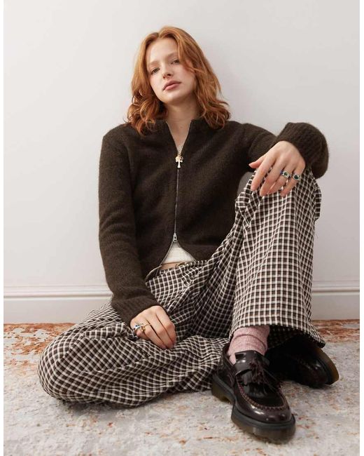 Odora di Weekday in Brown