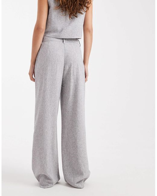 Pantalon d'ensemble à pinces coupe ample ajustée - chiné Vero Moda en coloris Gray