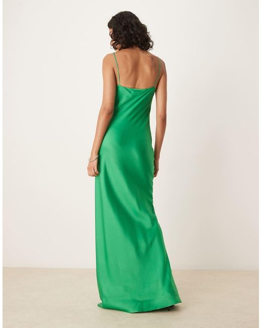 Vestido Largo De Tirantes Con Detalle De Copas Premium De Mango de color Green