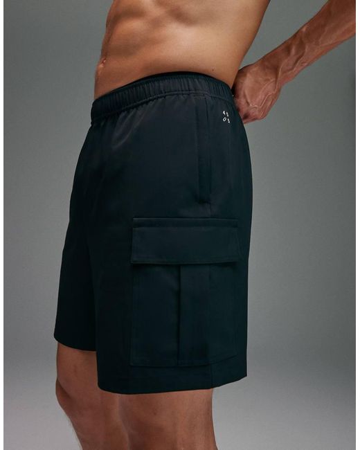 4505 Black Icon 7 Inch Quick Dry Training Cargo Shorts With Zip Pockets for men