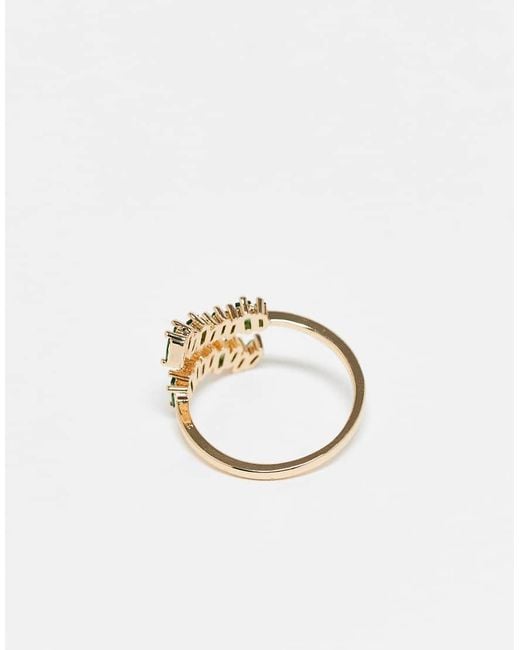 Anello Dorato Avvolgente Con Cristalli Verdi A Baguette di ASOS in Green