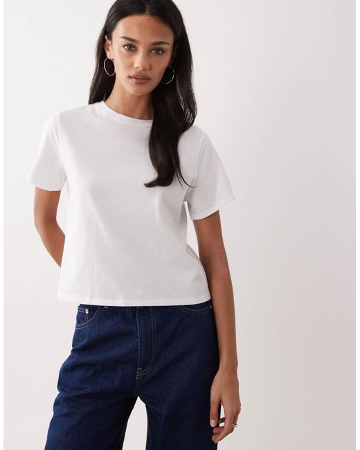Abercrombie & Fitch White – leicht körpernah geschnittenes t-shirt