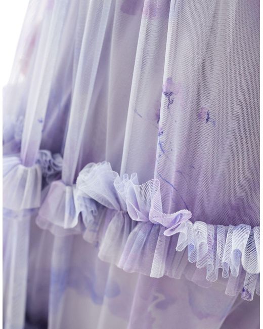 LACE & BEADS Purple – maxikleid mit ballonärmeln, rüschen und blumenmuster