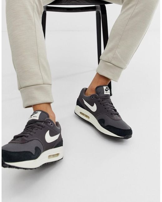 Nike Suede Air Max 1 Trainers In Navy in Blue for Men Save Nike Suede Air Max 1 Trainers In Navy in Blue for Men Save