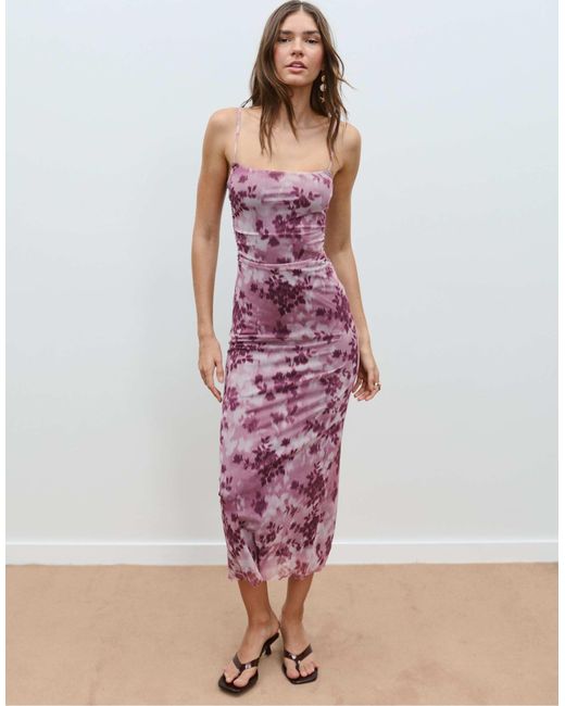Robe mi-longue imprimée en tulle Stradivarius en coloris Pink