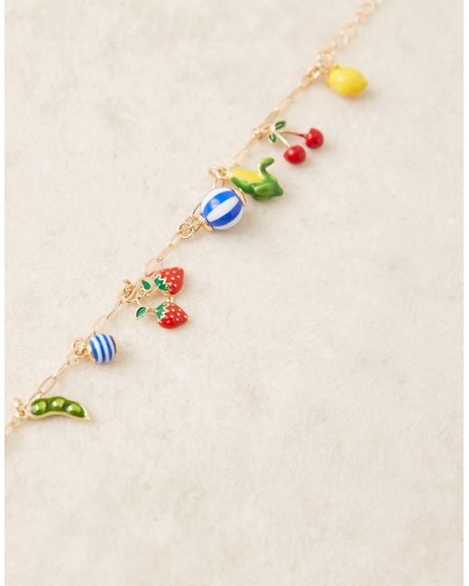 Pulsera Dorada De Cadena Estilo Clips Con Charms De Frutas Y Verduras De ASOS de color Metallic
