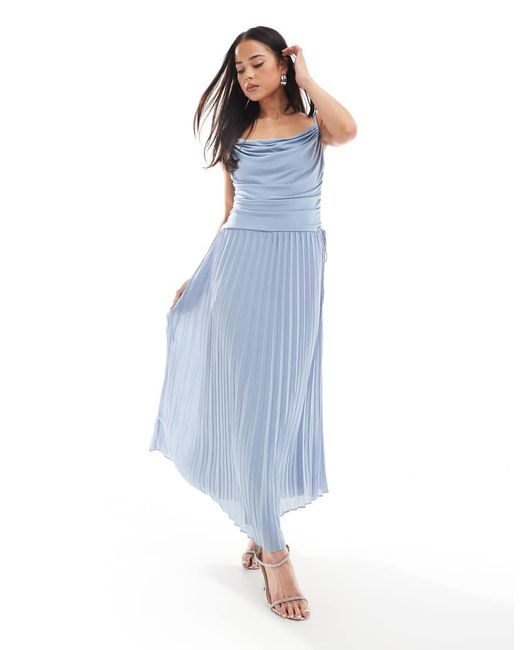 Vestito Lungo Da Damigella Polvere Con Scollo Ad Anello E Gonna A Pieghe di TFNC London in Blue