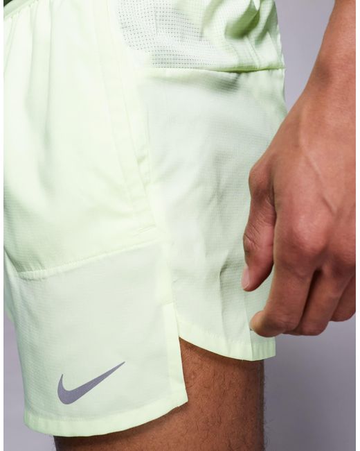 Nike – stride dri-fit – lauf-shorts in Green für Herren