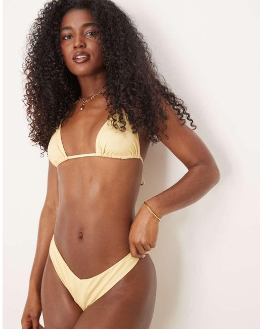 Slip Bikini Latticello Con Sgambatura A V di ASOS in Brown