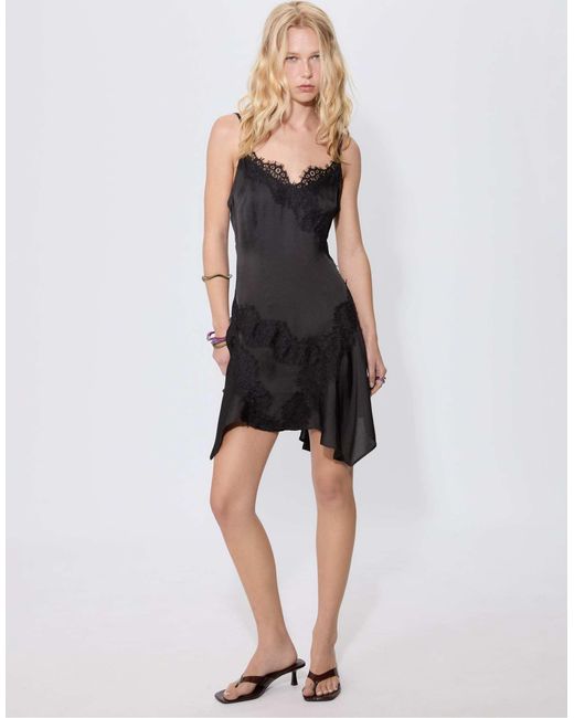 Stradivarius Black – minikleid mit spitzenbesatz
