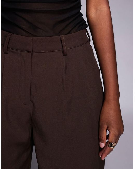 Princess Polly Brown – ambient – elegante hose