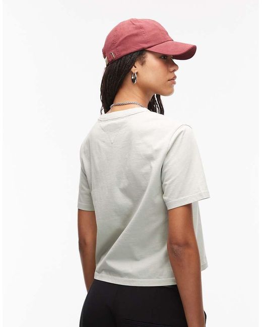 Tommy Hilfiger T-Shirt Met Badge Op De Voorkant in het White