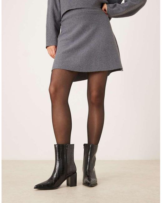 Glamorous Black Pointed Toe Ankle Boots