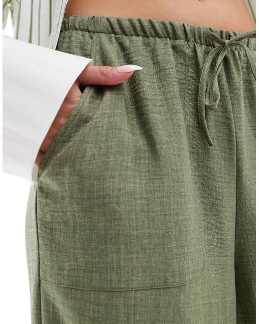 Pantaloni a fondo ampio kaki allacciati di Vero Moda in Green