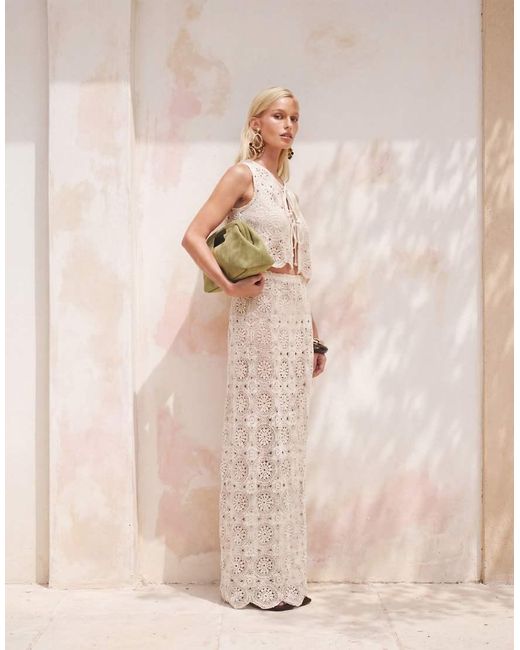 4th & Reckless White Cotton Rich Crochet Floral Scallop Edge Beach Maxi Skirt Co-ord