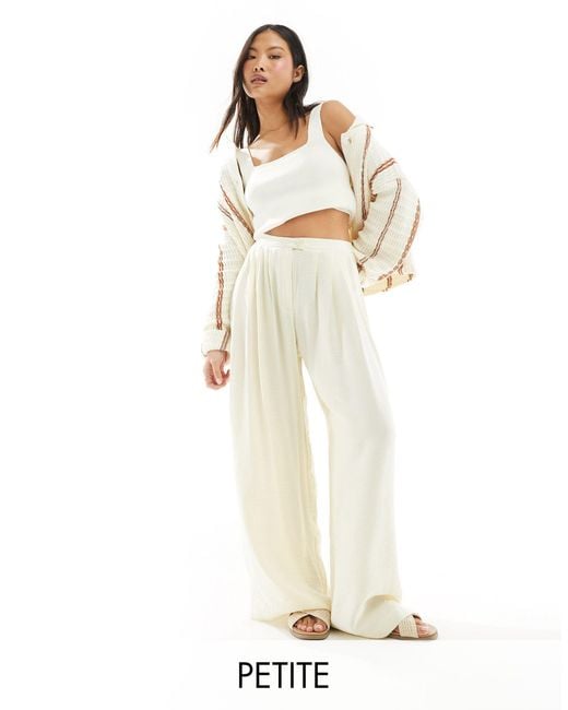 Stradivarius White Petite Fluid Pleat Front Pants